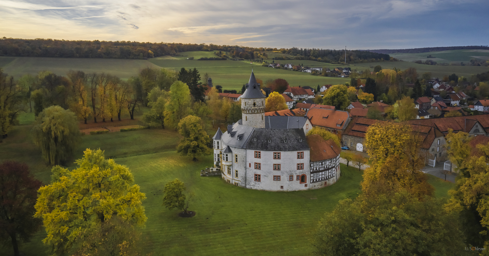 Schloss Oelber im Herbst 
