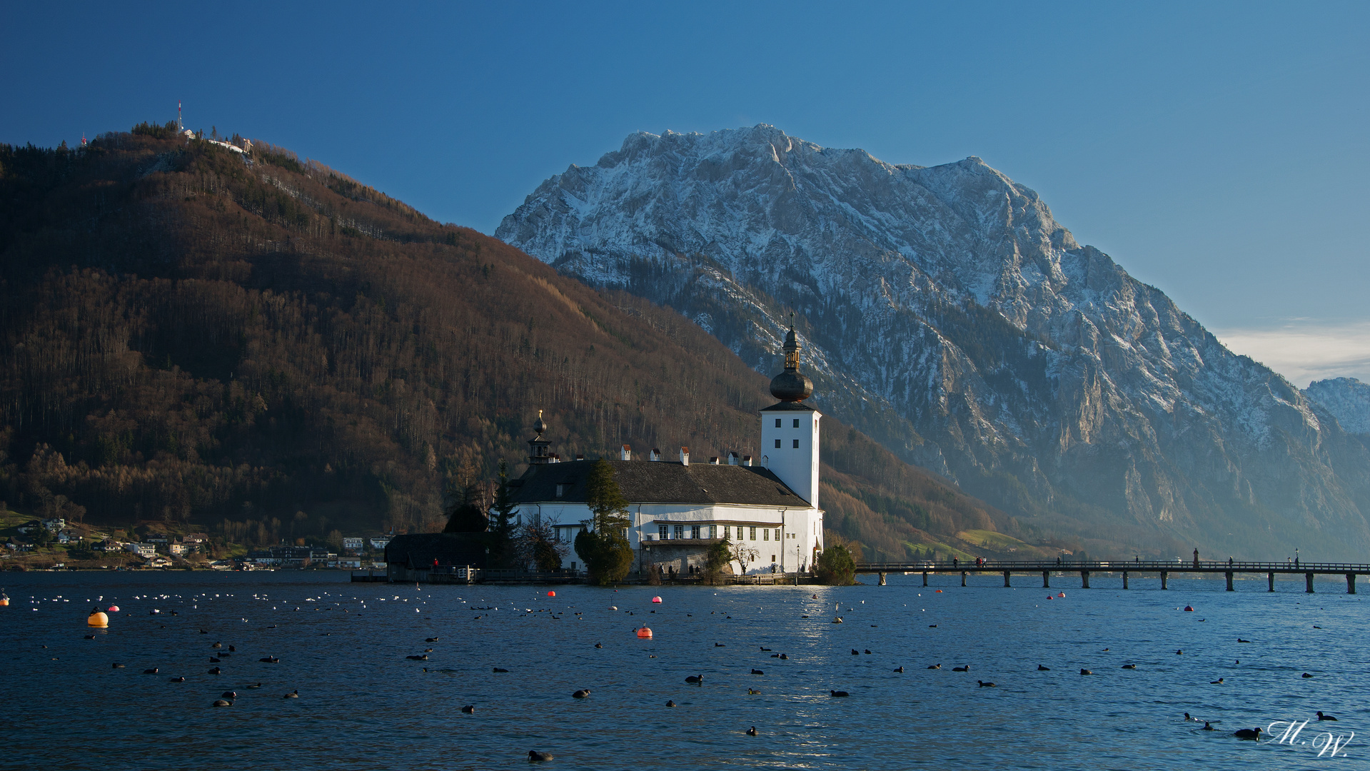 Schloss Ort mit Traunstein