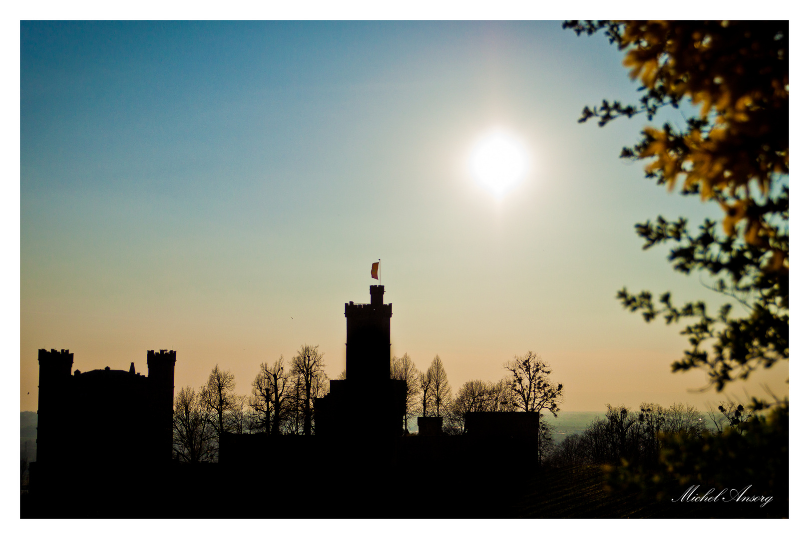 Schloss Ortenberg im Abendlicht