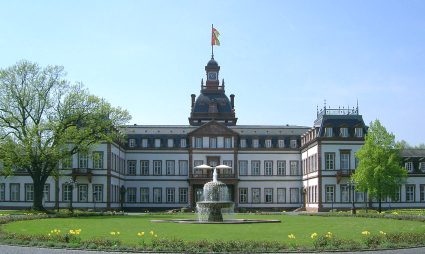 Schloss Philippsruhe - die Frontseite