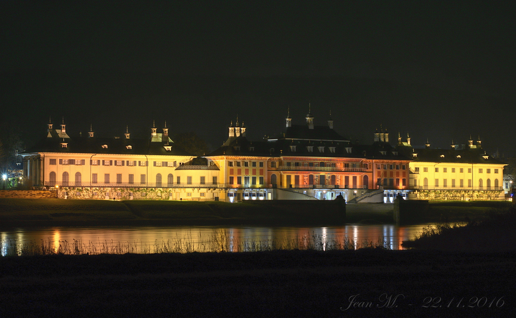 Schloss Pillnitz am Abend