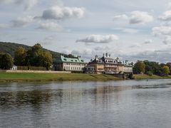 Schloss Pillnitz an der Elbe