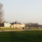 Schloss Pillnitz an der Elbe in der Dezembersonne