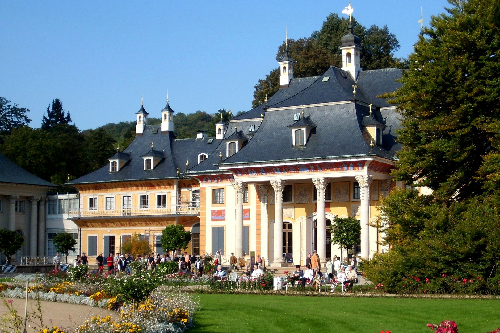 Schloss Pillnitz an einem schönen Sommertag