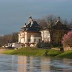 Schloss Pillnitz bei Dresden - Das Wasserpalais von der Elbe aus gesehen