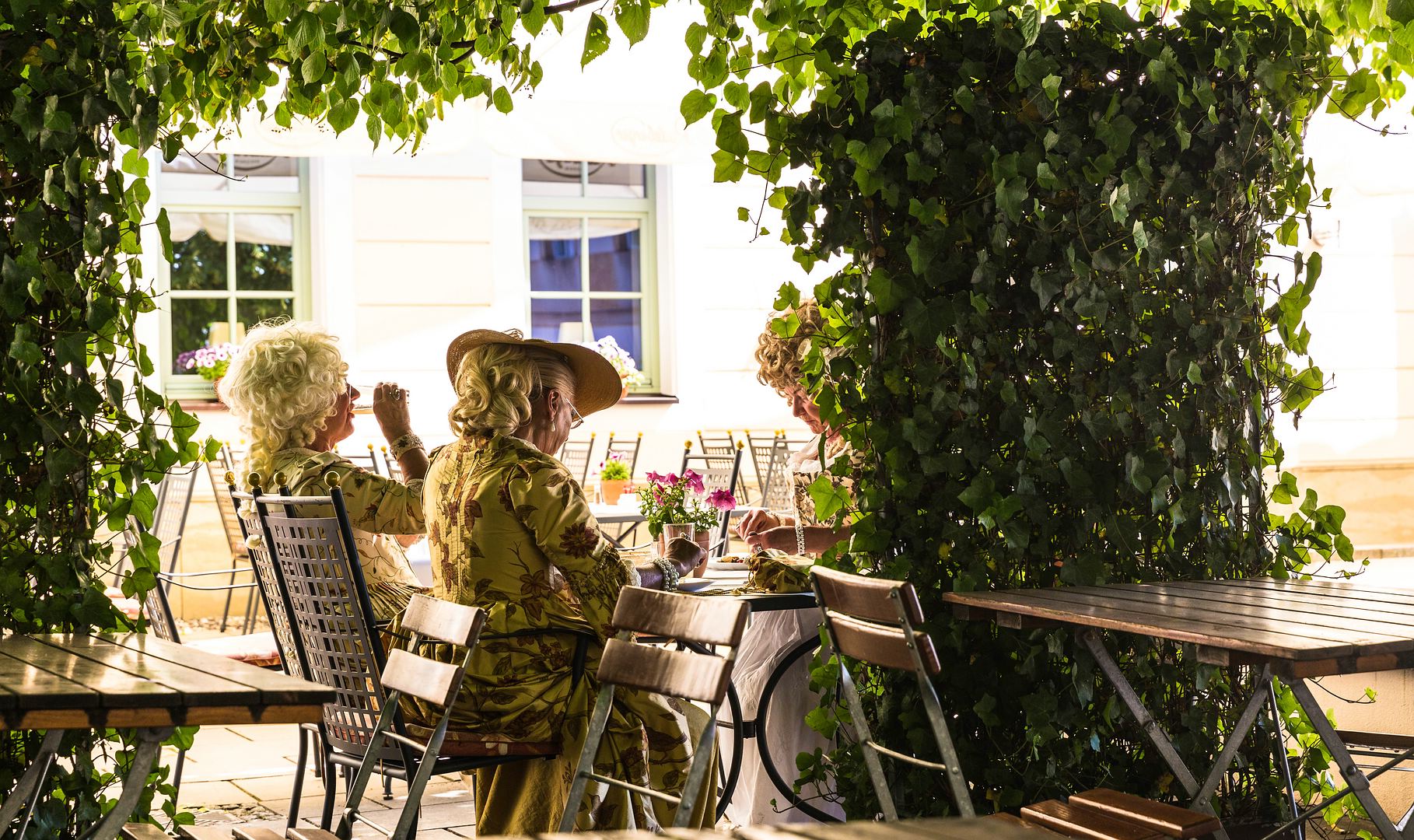 Schloss Pillnitz - Hofdamen beim Lunch :-))))))