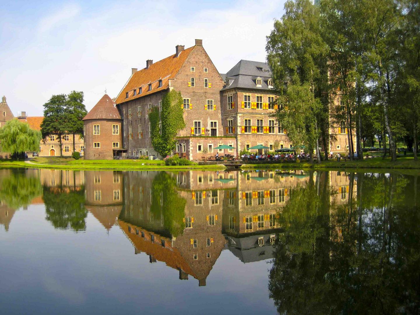 Schloss Raesfeld gespiegelt