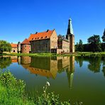 Schloss Raesfeld, gespiegelt.