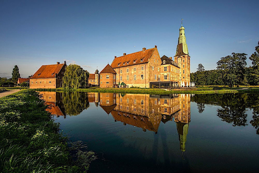 Schloss Raesfeld im Abendlicht