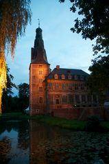 Schloss Raesfeld in der Abenddämmerung