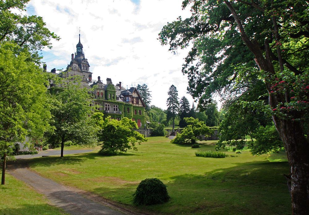 Schloss Ramholz mit Park