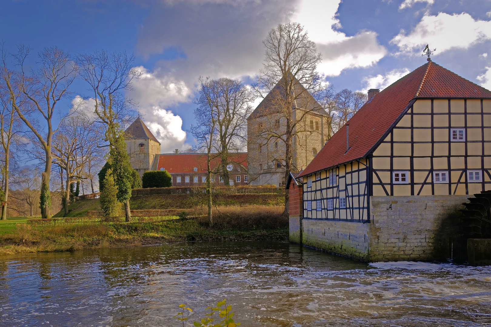 Schloss Rheda mit Mühle