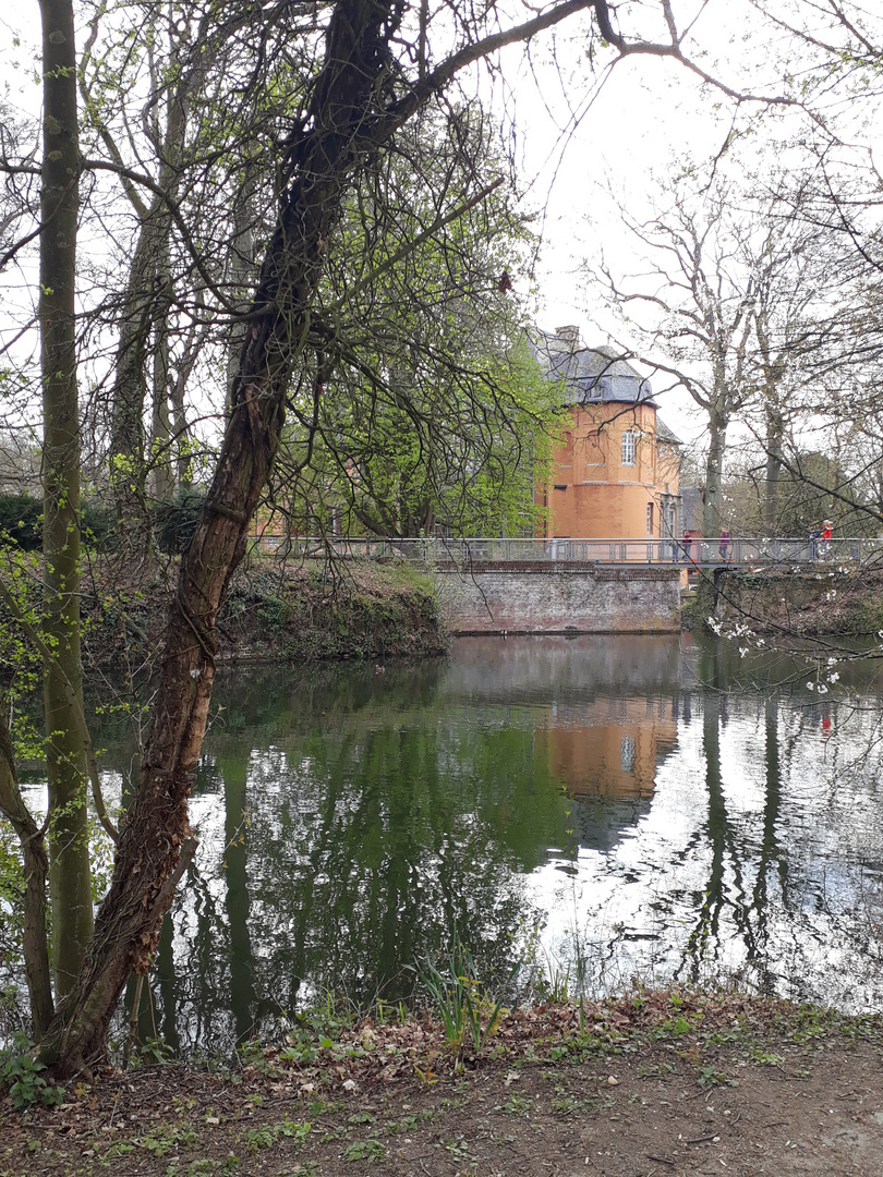 Schloss Rheydt im Frühling