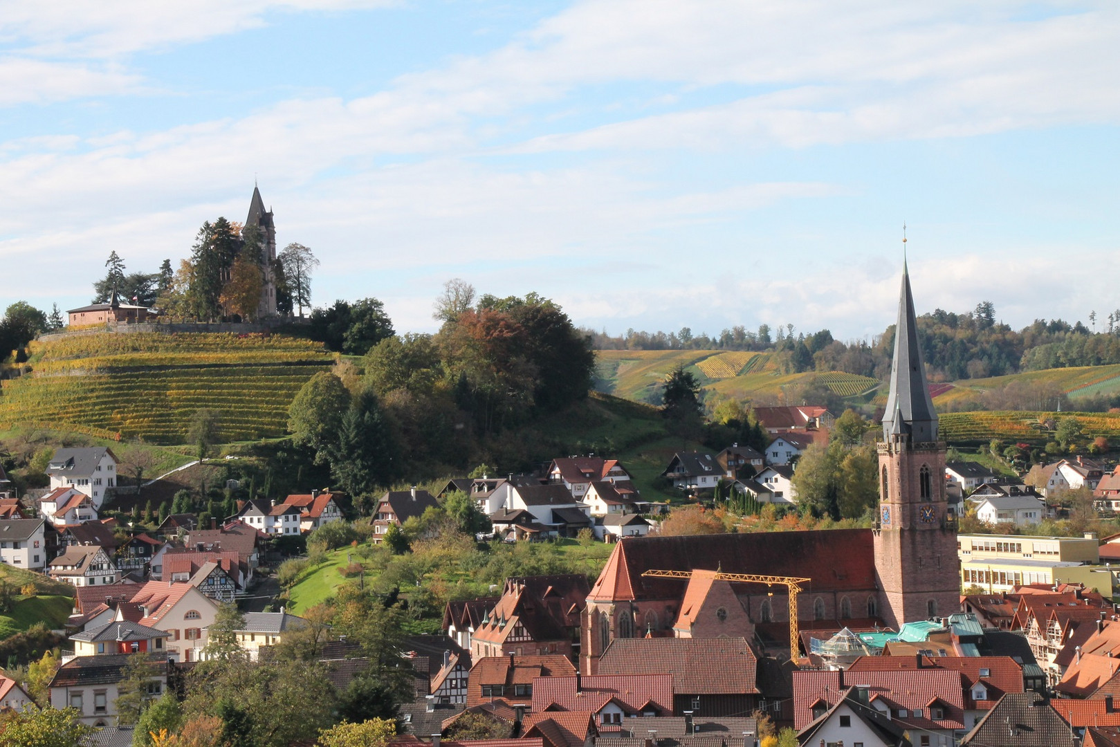 Schloss Rodeck und die Kirche