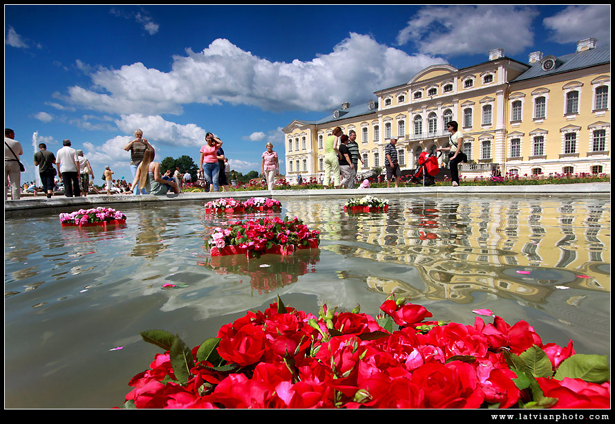 Schloss Ruhental Rose Festivals