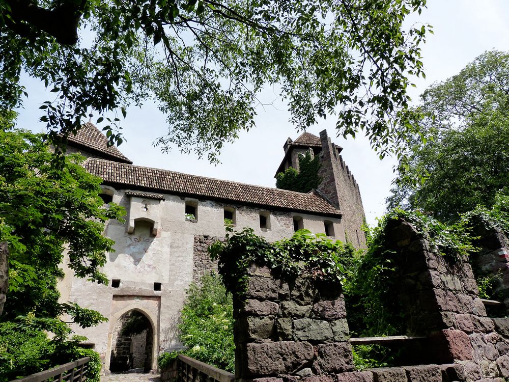 SCHLOSS RUNKELSTEIN BEI BOZEN