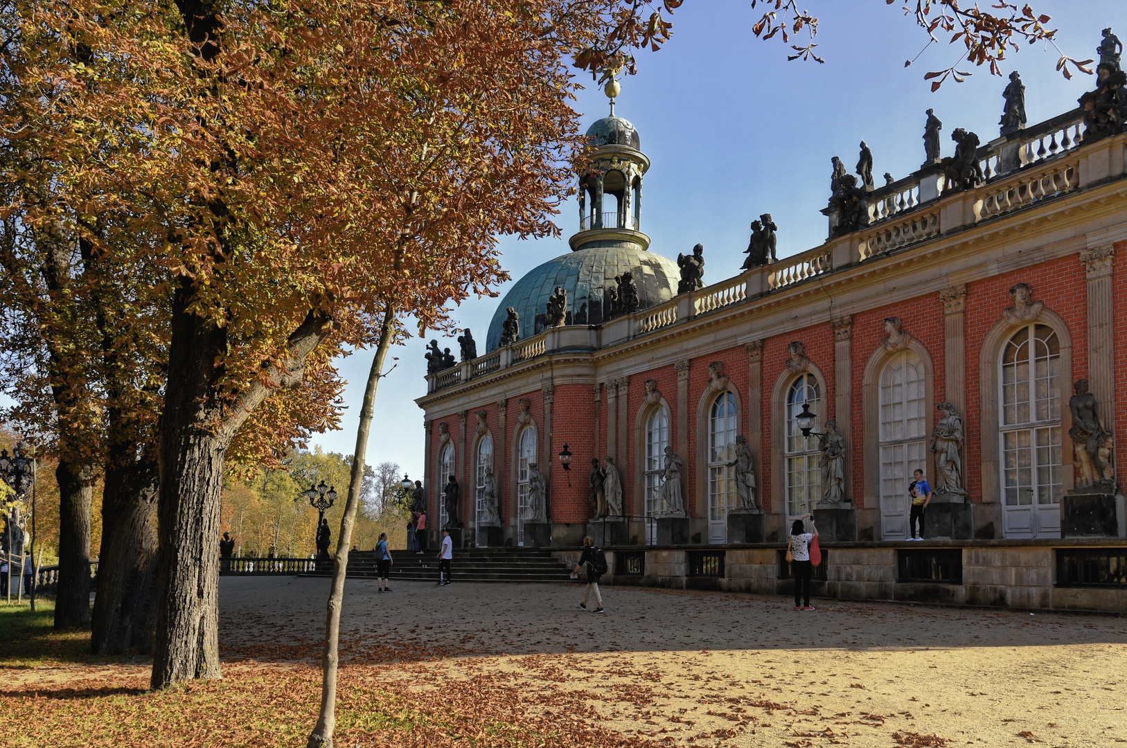 Schloss Sanssouci - Potsdam - im Herbst