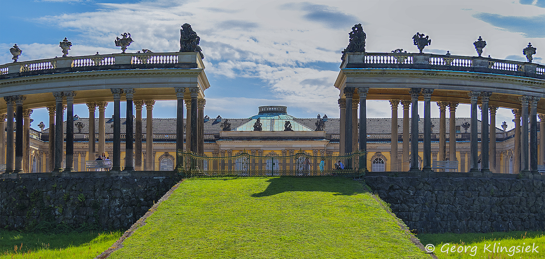 Schloss Sanssouci von hinten 