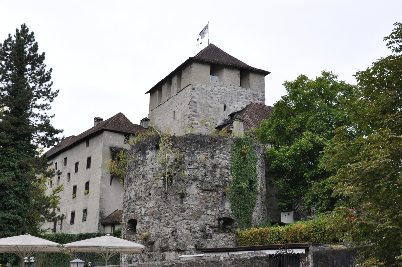 Schloss Schattenburg ( A )