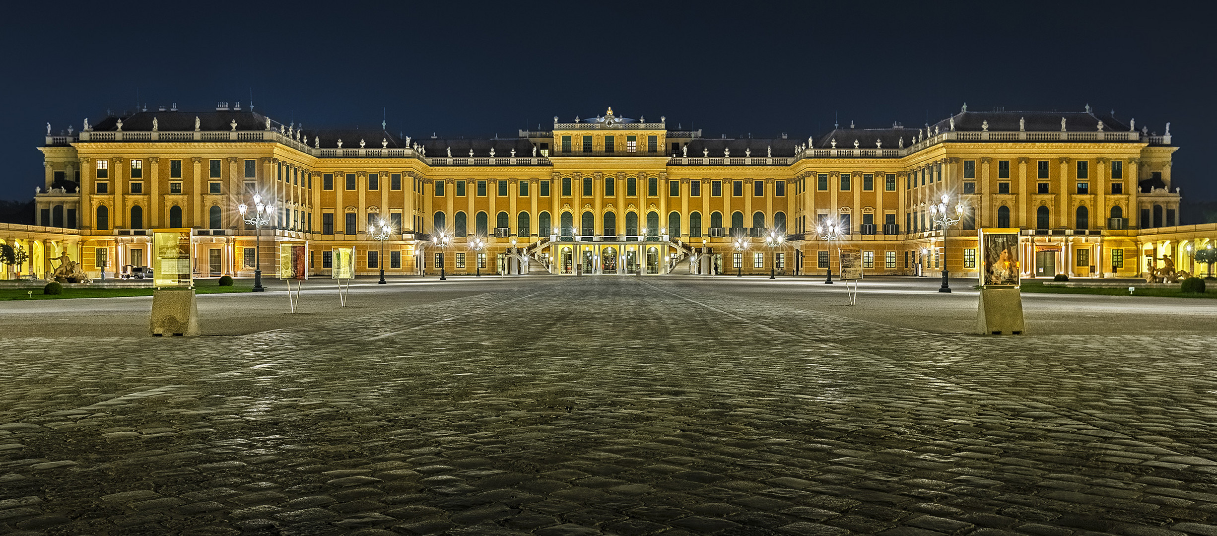 Schloss Schönbrunn bei Nacht