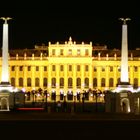 -schloss schönbrunn bei nacht-