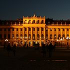 schloss schönbrunn bei nacht