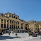 Schloss Schönbrunn mit Fiakerl ....