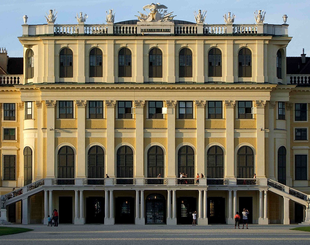 Schloss Schönbrunn näher...