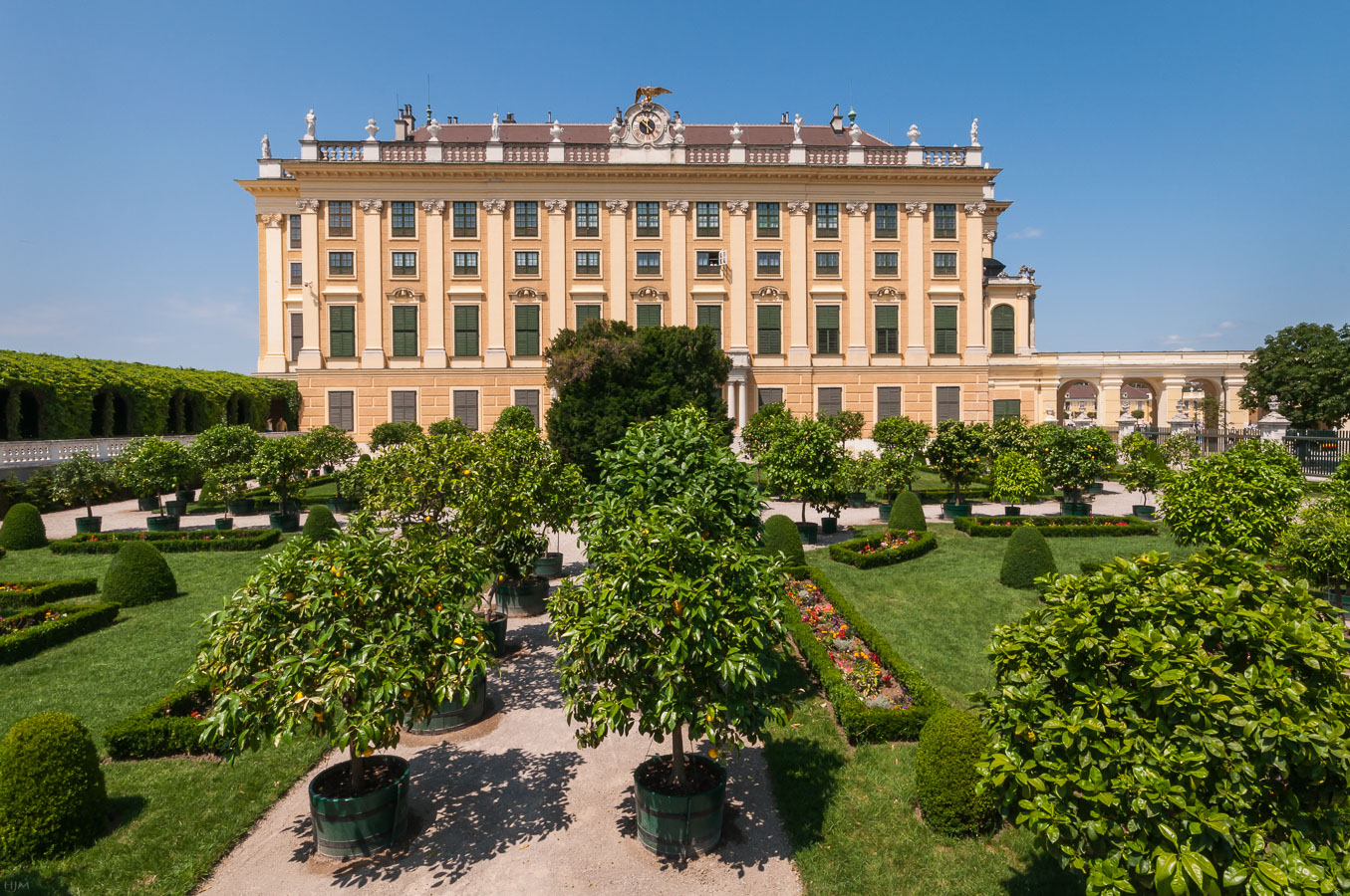 Schloss Schönbrunn - Ostseite mit Garten