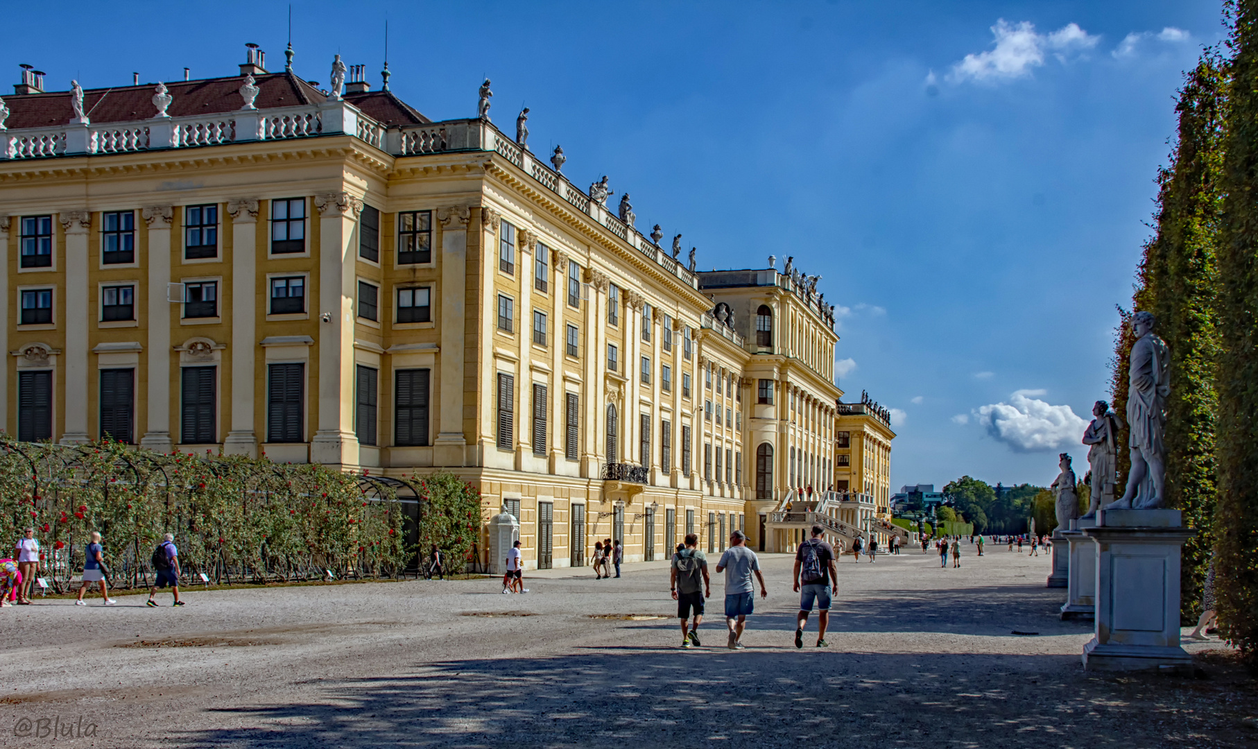 Schloss Schönbrunn, Westflügel