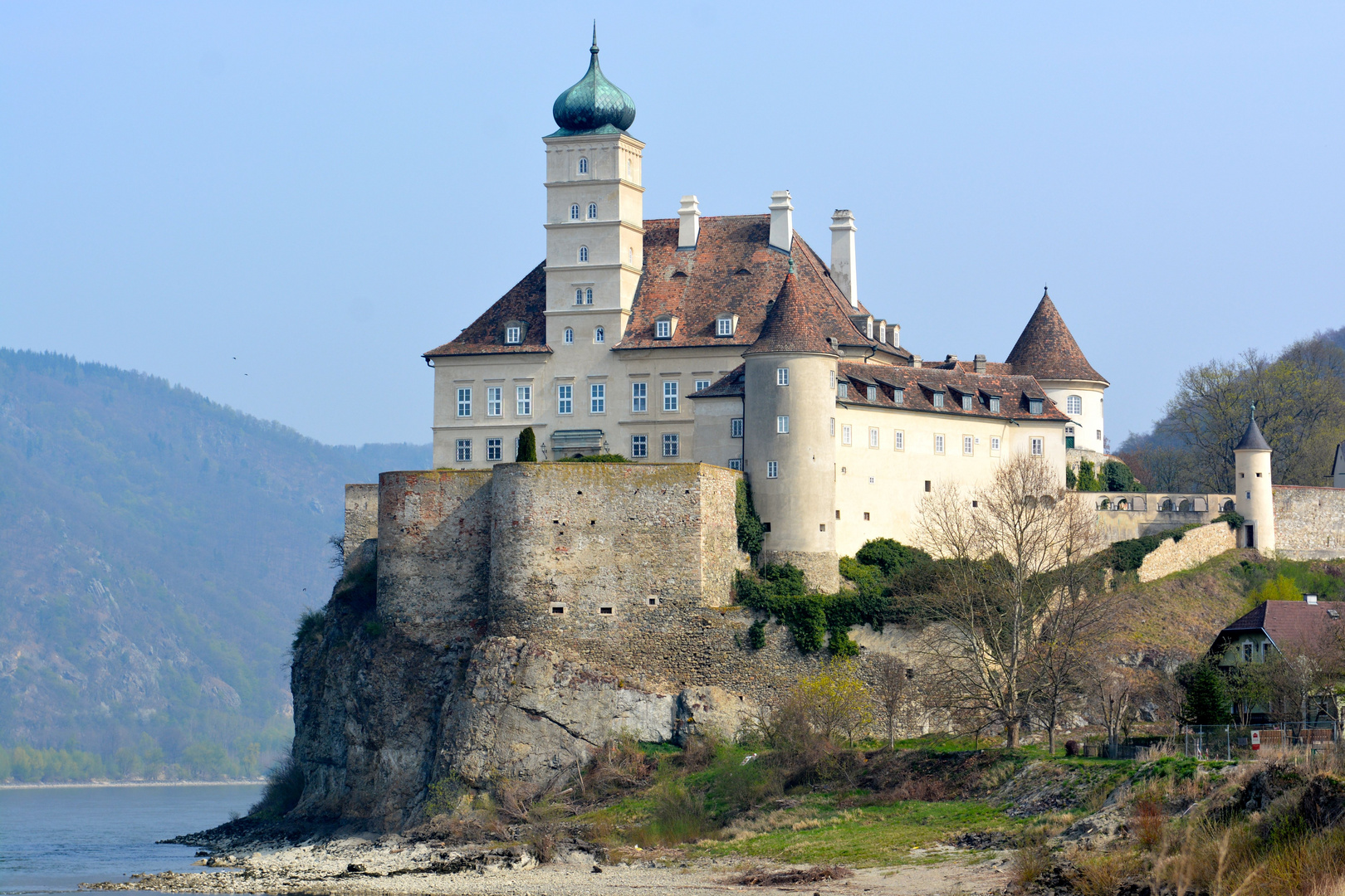 SCHLOSS SCHÖNBÜHEL IN DER WACHAU