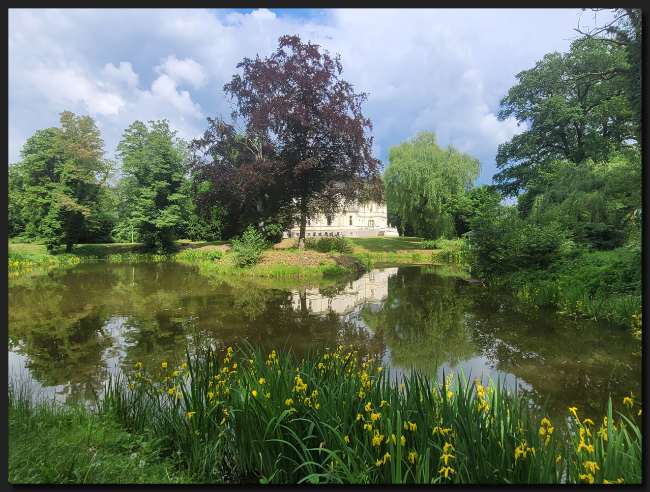 ...Schloss Schönfeld...