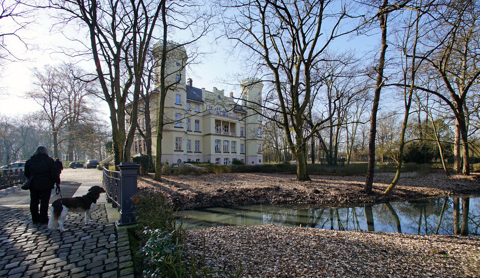 Schloss Schwansbell im Gegenlicht.