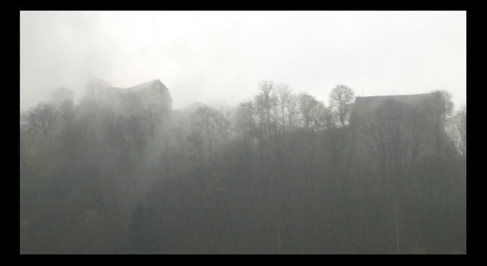 Schloß Schwarzburg im Nebel