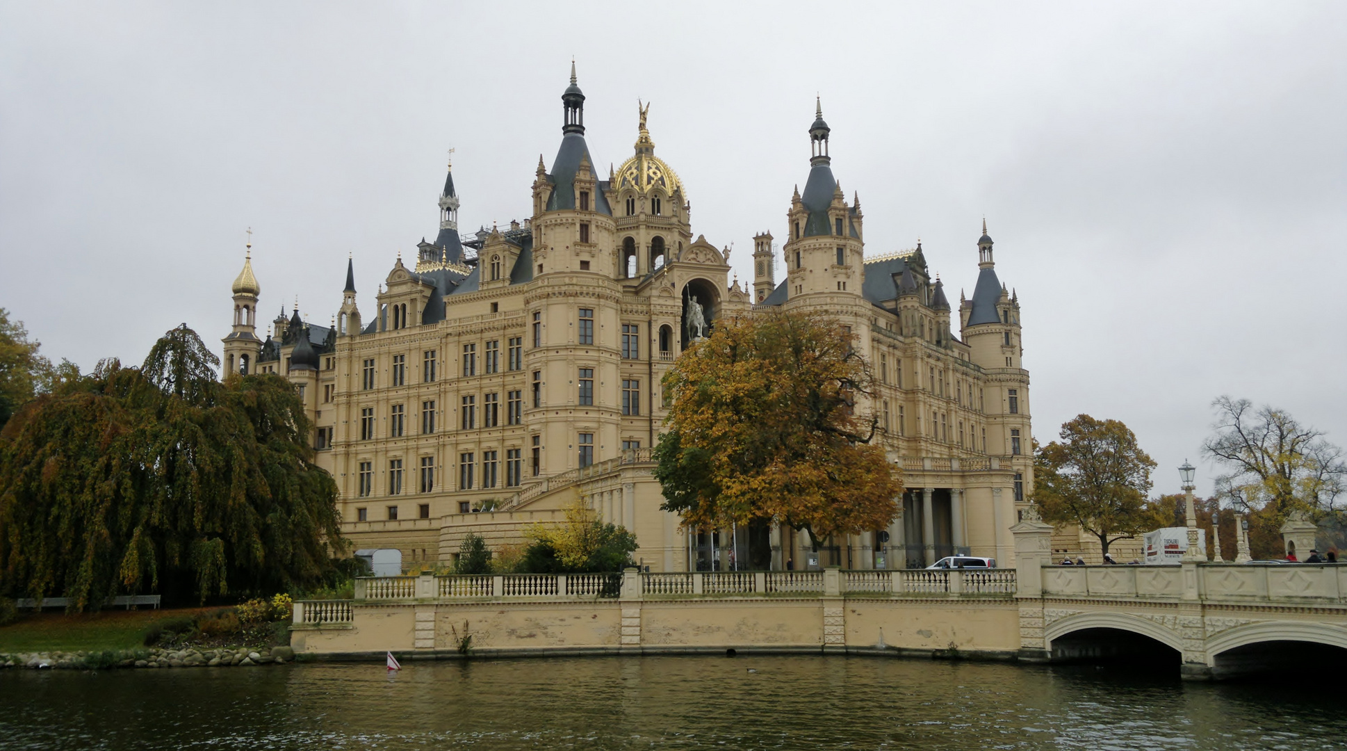 Schloss Schwerin – Ein Glanzpunkt im Herzen Mecklenburg-Vorpommerns