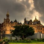 Schloss Schwerin in Wolken gehüllt