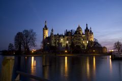 Schloss Schwerin zur blauen Stunde