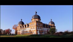 Schloß Seehof im Herbstlicht