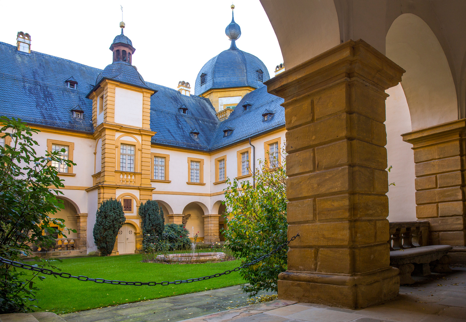 Schloss Seehof - Innenhof....