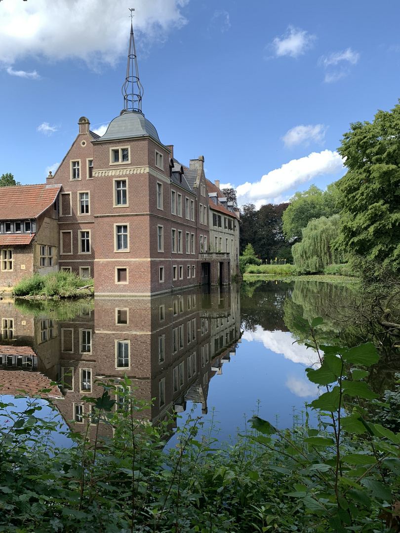 Schloss Senden im Spiegel