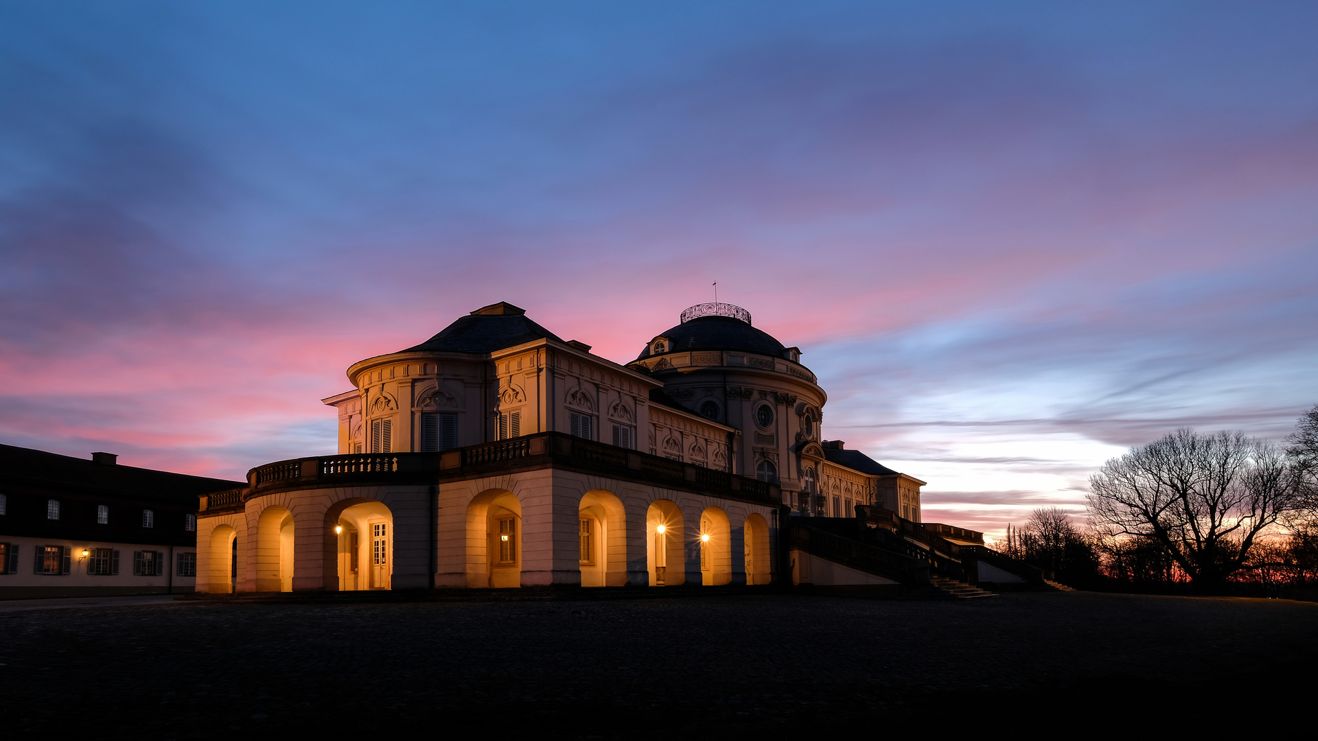 Schloss Solitude im Abendrot 