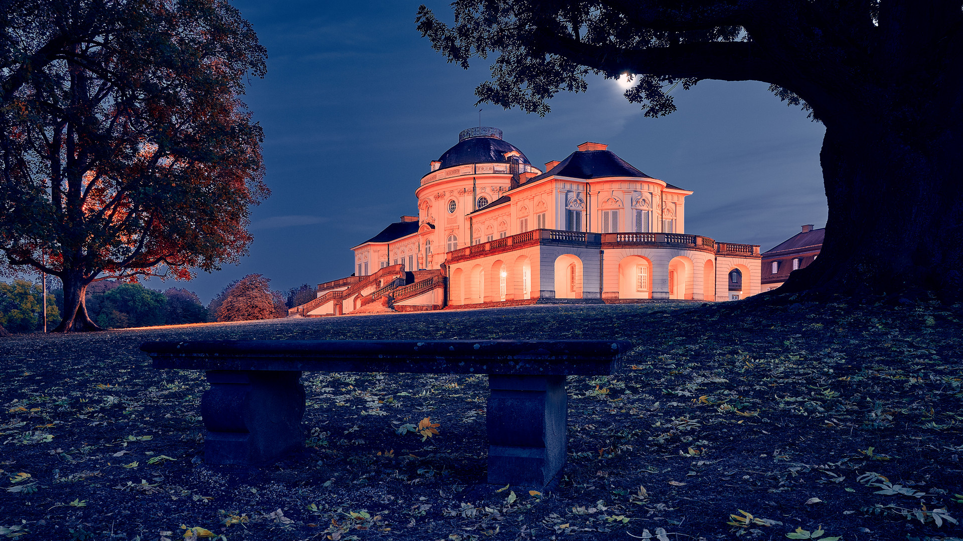 Schloss Solitude im Herbst