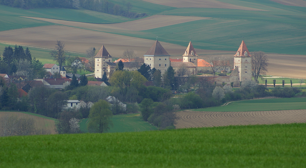 . . Schloss Steinabrunn . .