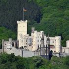 Schloss Stolzenfels bei Koblenz in neuer hellbeiger Farbgebung
