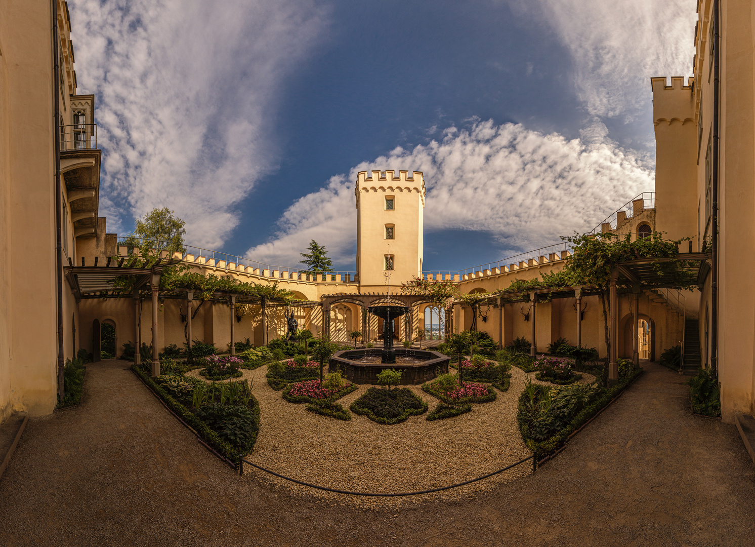 Schloss Stolzenfels Garten auf der Nordseite