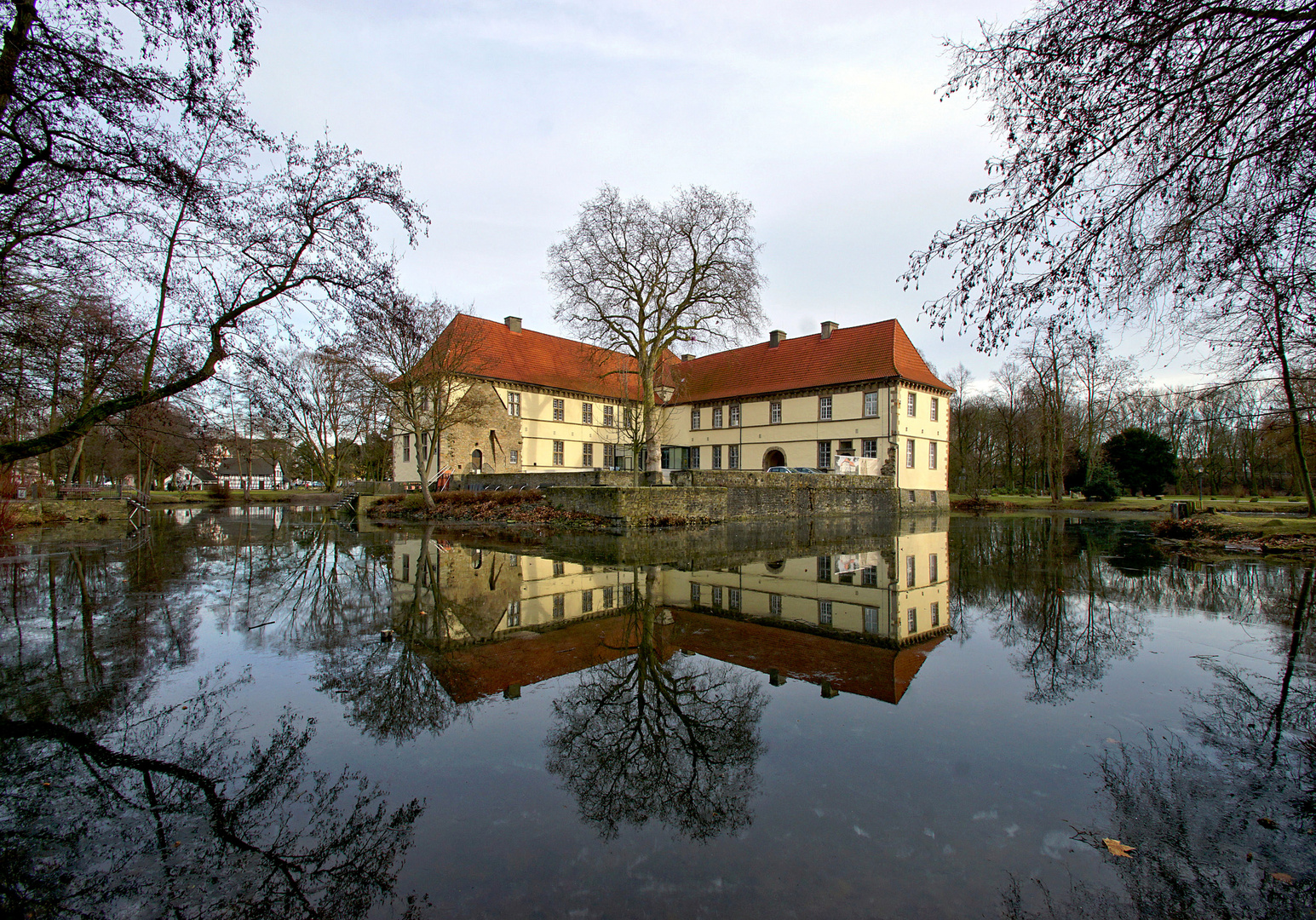 Schloss Strünkede. Foto & Bild architektur, spiegelung, nrw Bilder