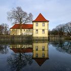 Schloss Strünkede gespiegelt