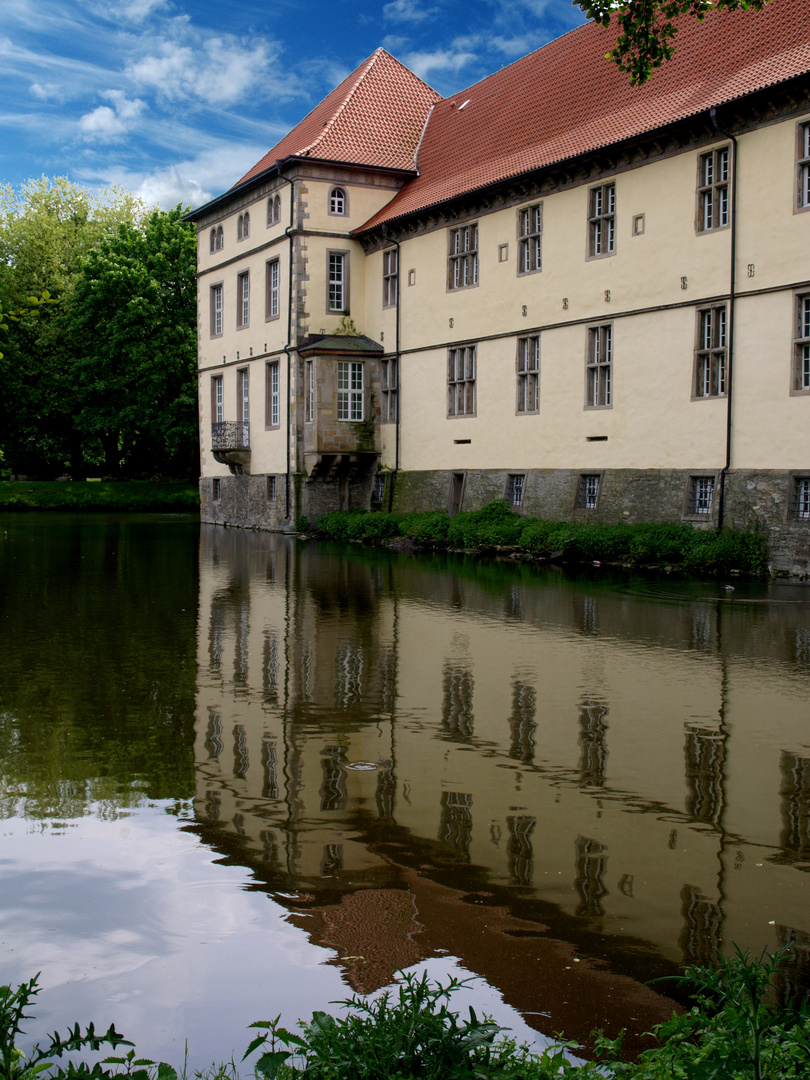 Schloss Strünkede im Sommer