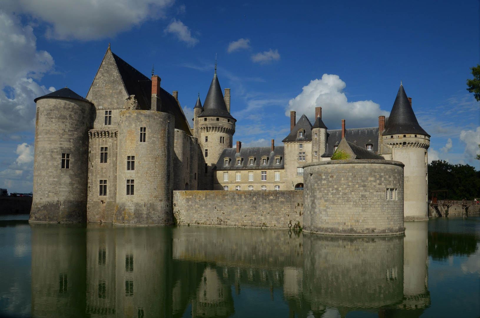 Schloss Sully-sur-Loire