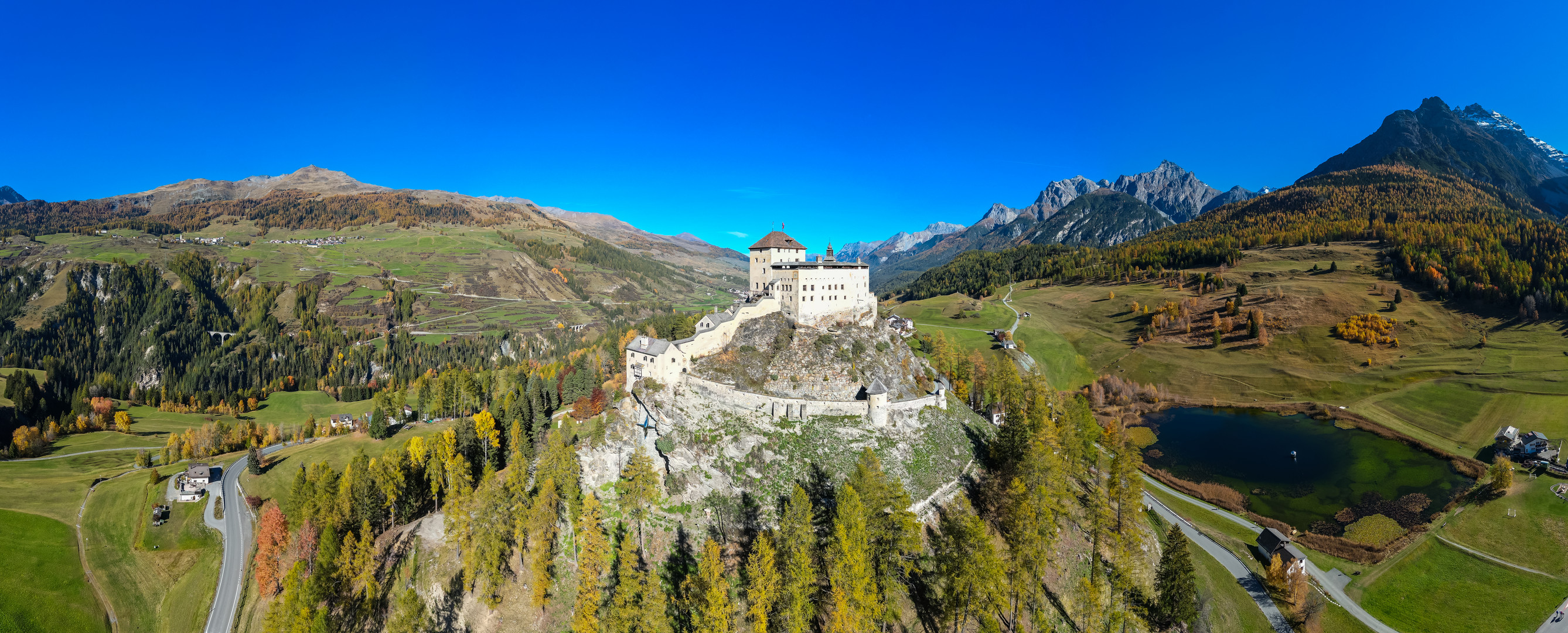 Schloss Tarasp - Herbst im Unterengadin